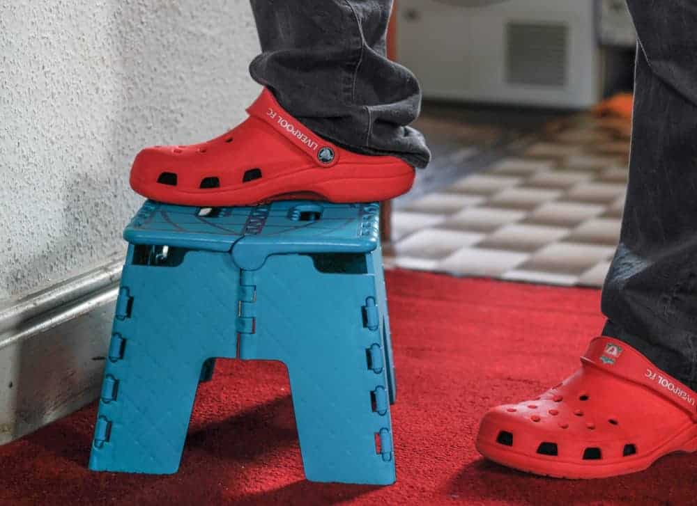 crocs on men