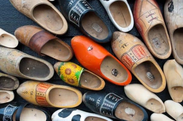 5-different-types-of-clogs