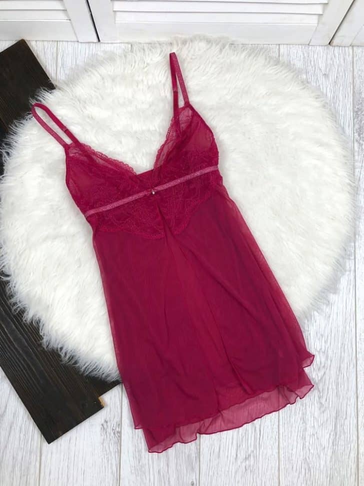 The Different Types of Pajamas (Sleepwear) for Women and Men (List