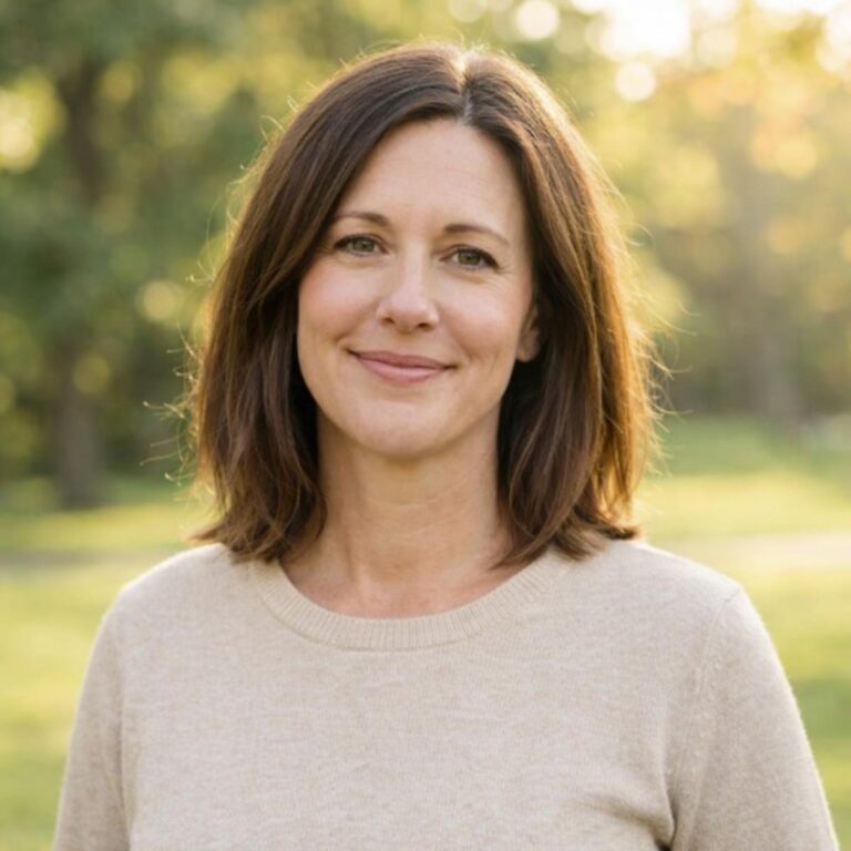 24 Before and After Hairstyle & Makeup Makeovers: From Plain to Gorgeous in 24 Different Looks