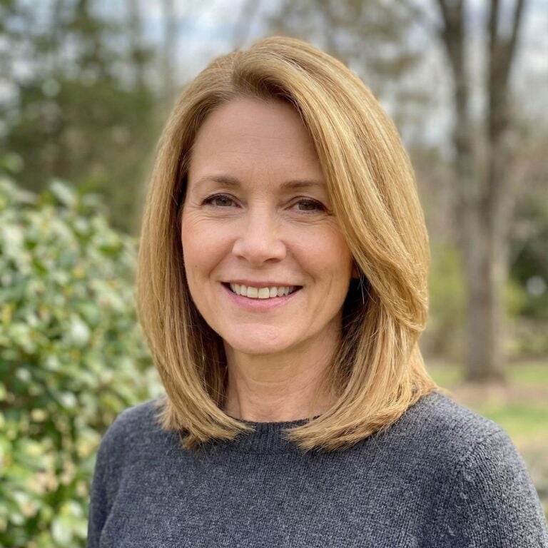 51 YO Blonde Woman Uploaded Her Image to AI and Asked to See What She Looks Like With 34 Different Plastic Surgery Procedures. These are the Before & After Results