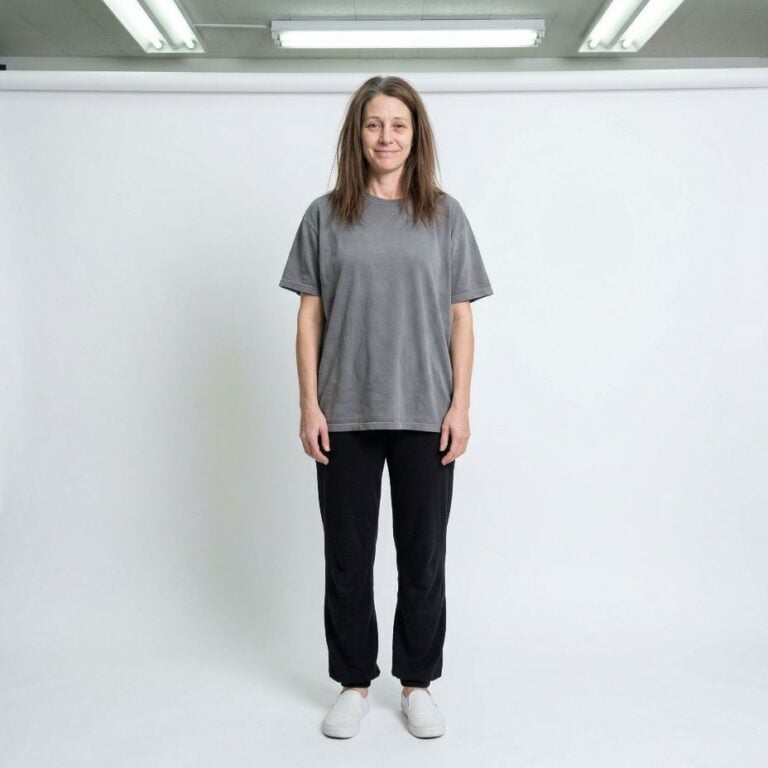 I Uploaded My 42-Year-Old Photo to AI and Asked for the “Amalfi Coast Rich” Look. These 35 Genius Before & After Makeovers Made Me Unrecognizable to My Husband