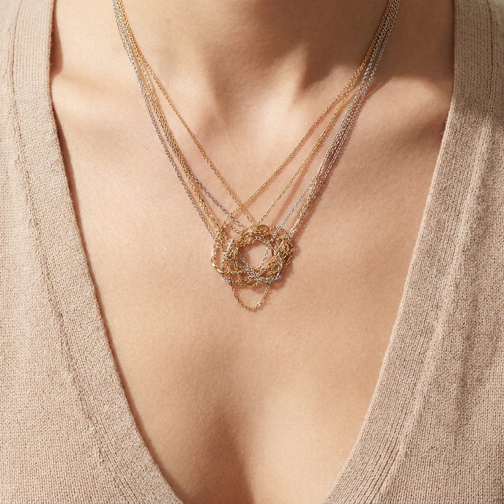 Five Fine Chains Tangling at the Same Length
