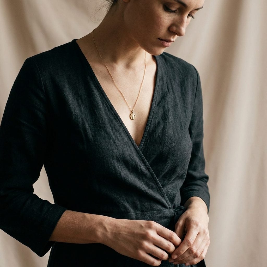 A Pendant That Lands Right on the Point of the V