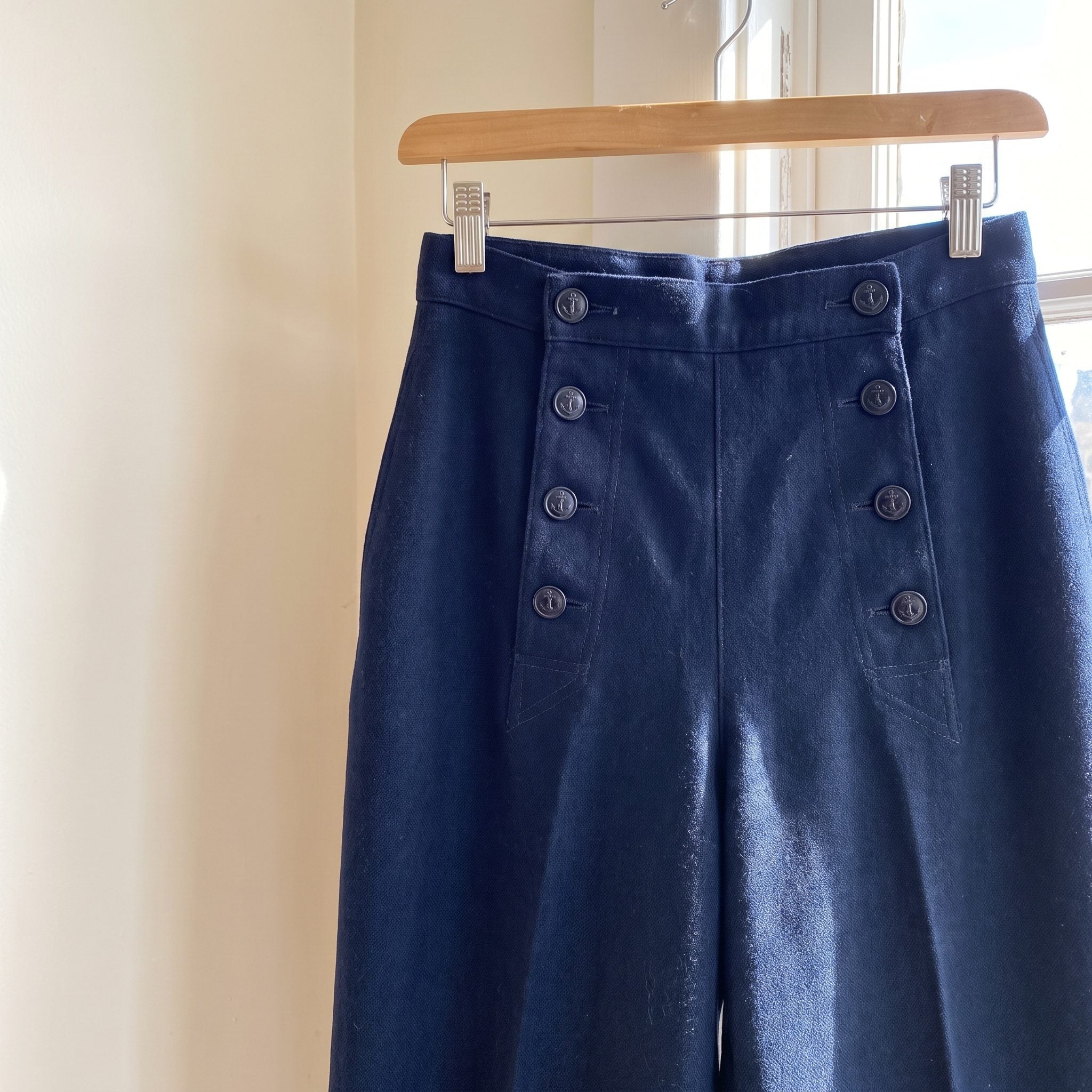 1976: High-Waisted Sailor Trousers With the Button March