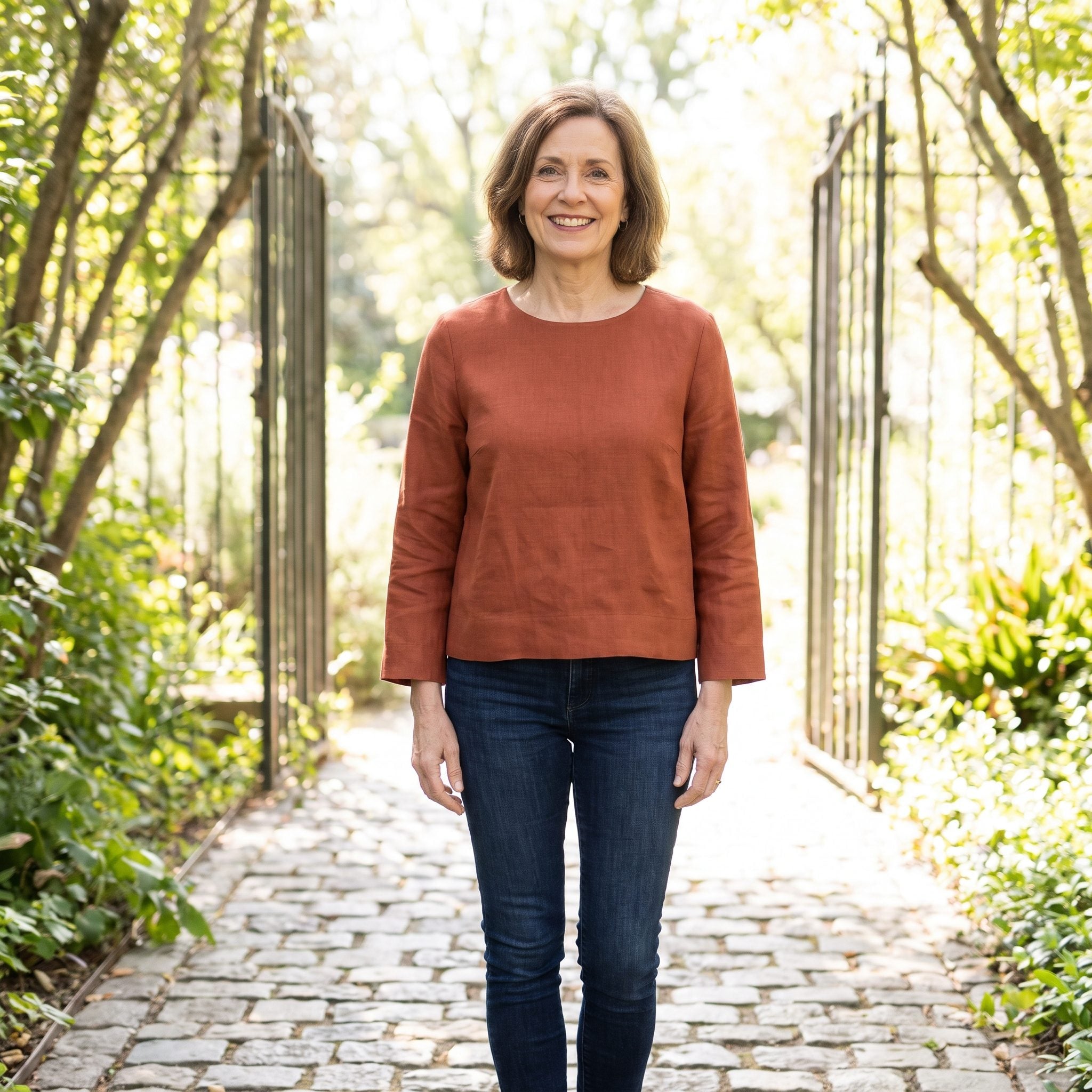 The Boxy Blouse Ending Right at the Widest Hip
