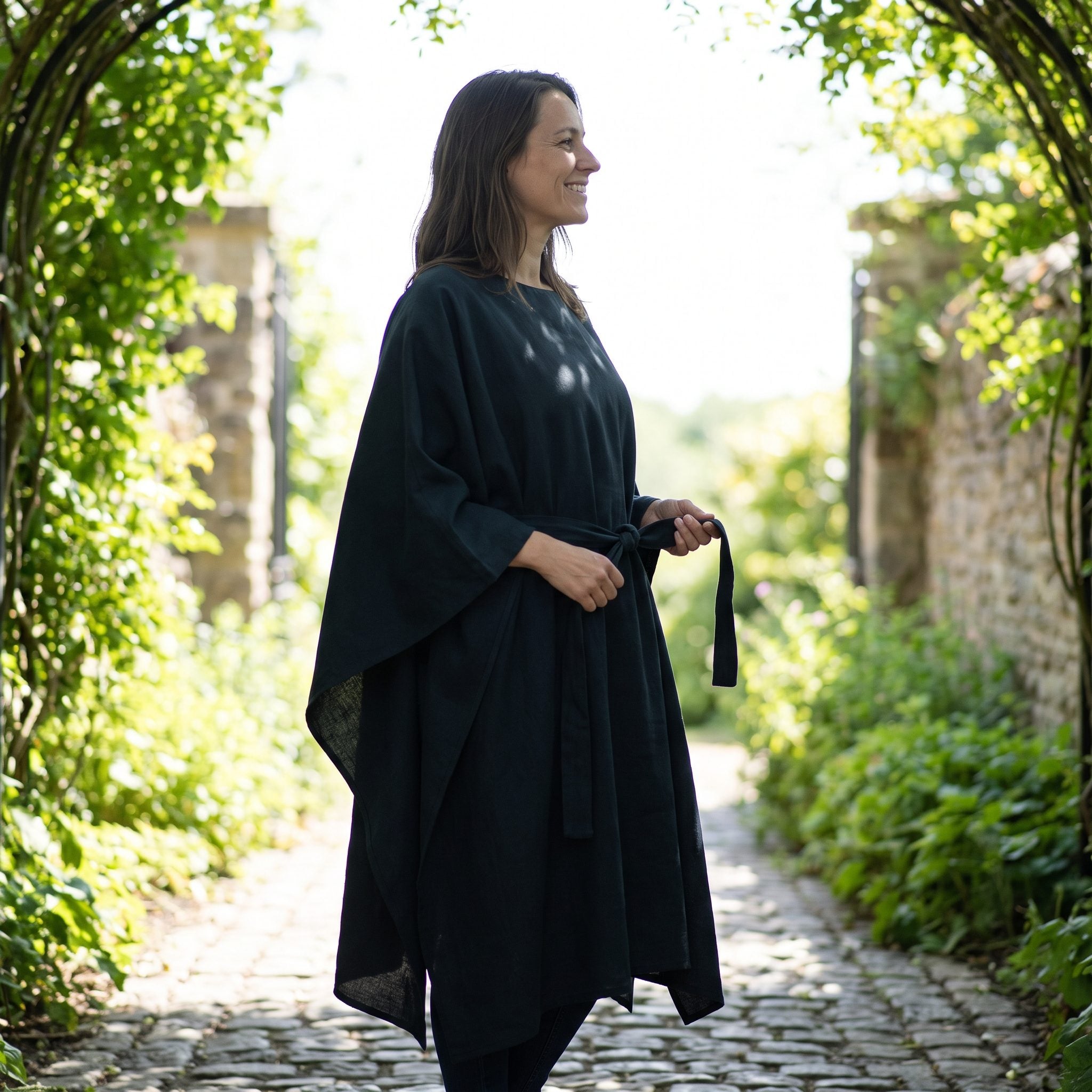 A Cape or Poncho with No Clear Armhole Plan