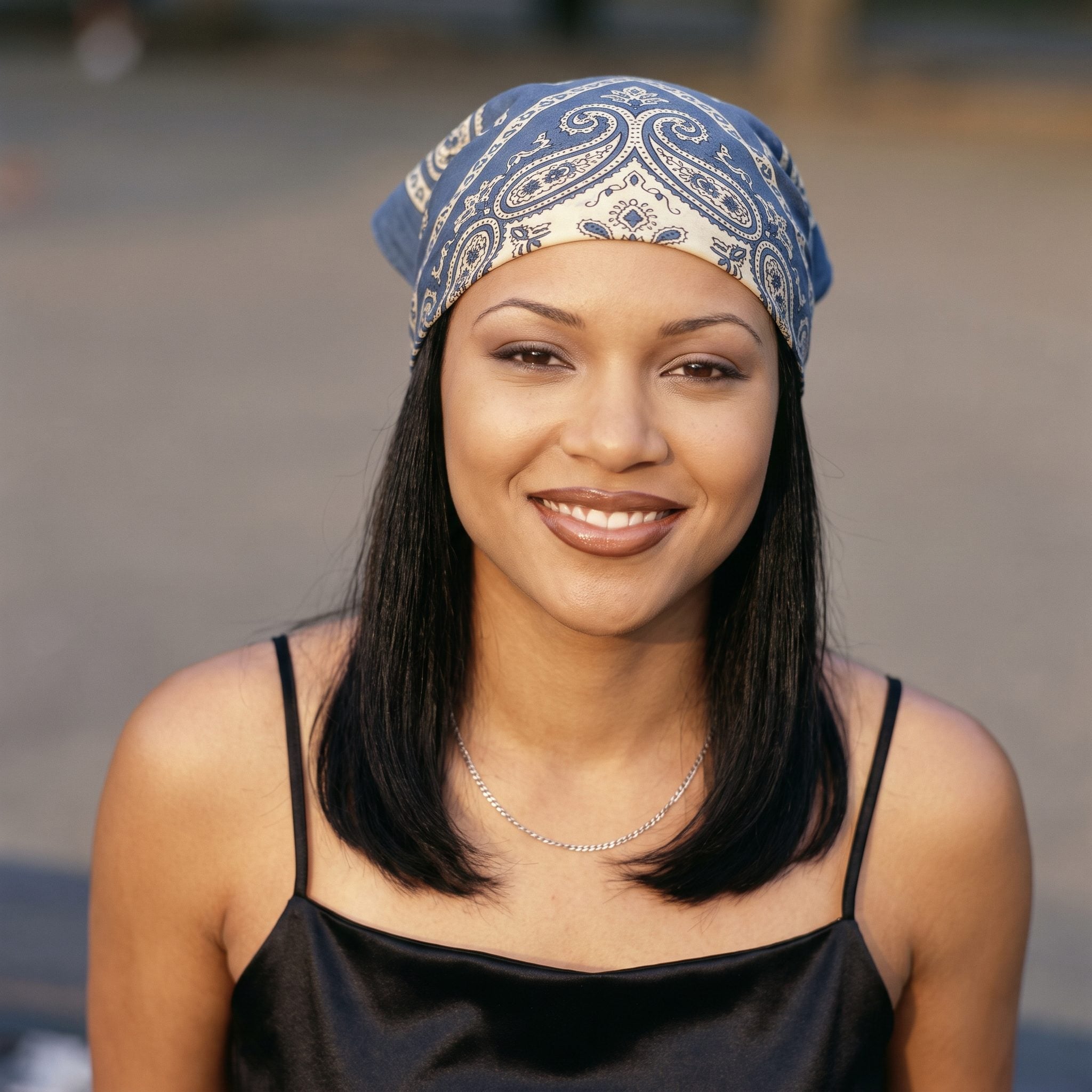 The Head Wrap Bandana Tied at the Nape Like Aaliyah's