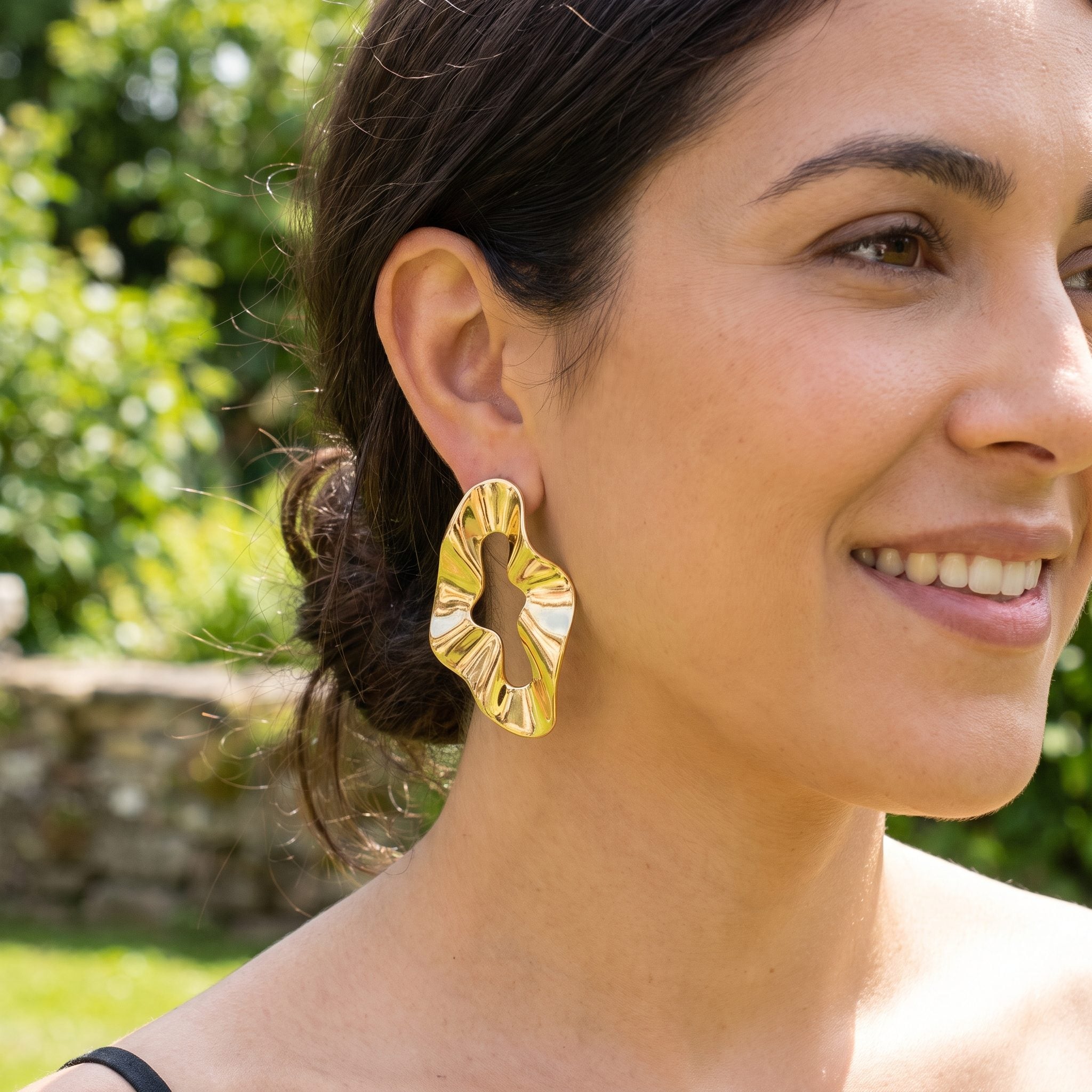 One Loud Earring, Everything Else Quiet