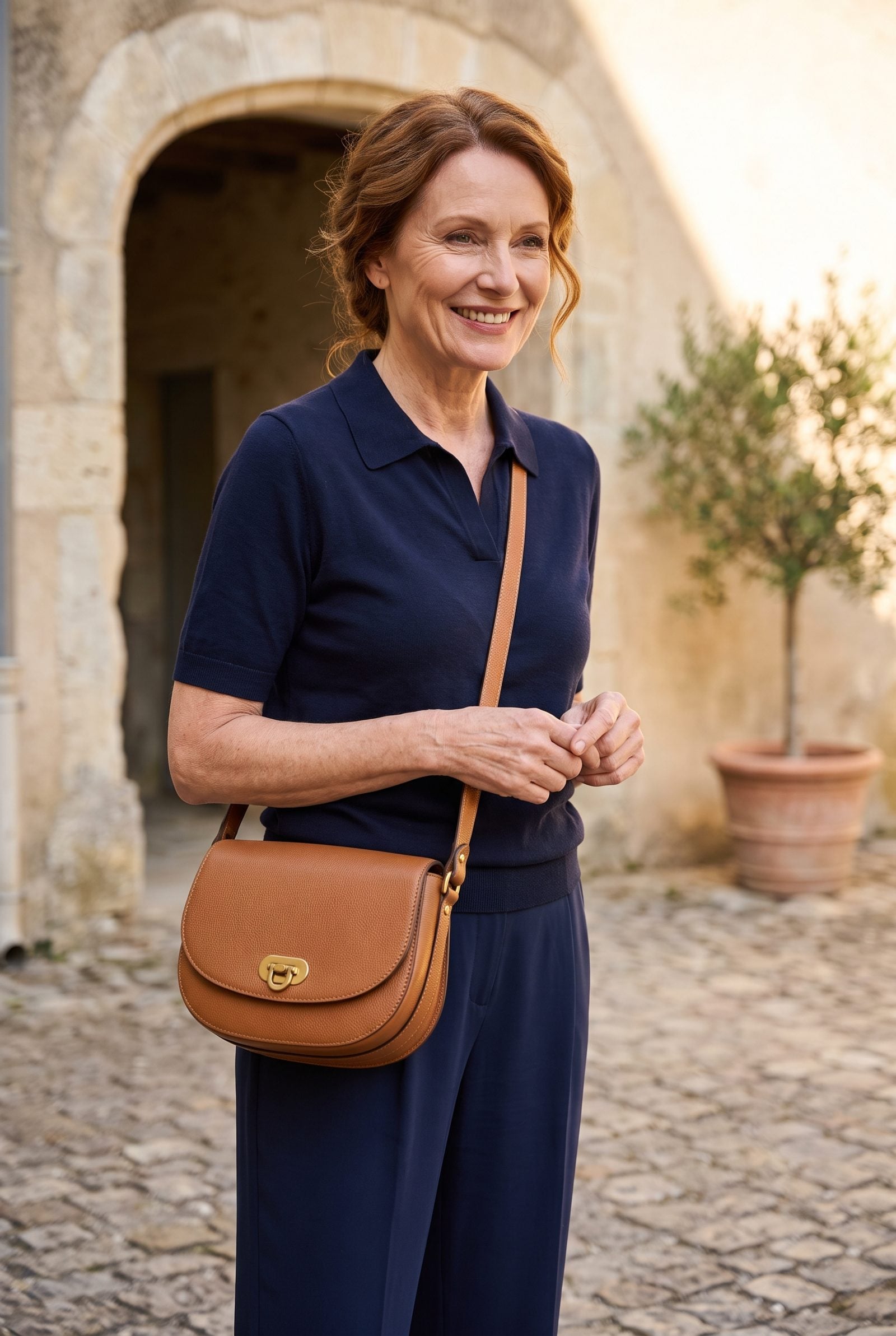 Leather Saddle Crossbody: The Bag That Frees Your Hands