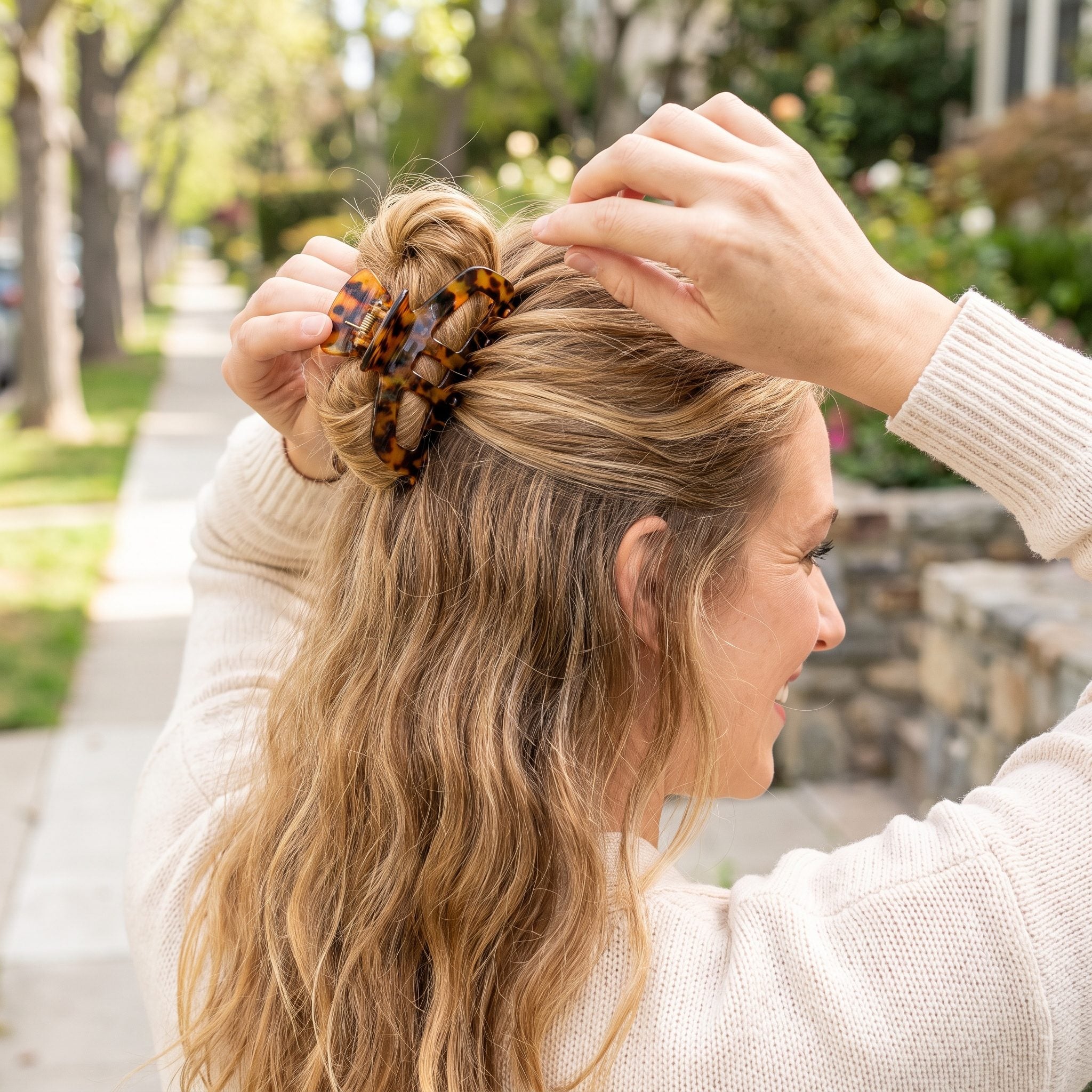 The Tortoiseshell Claw Clip You Kept in Your Bag